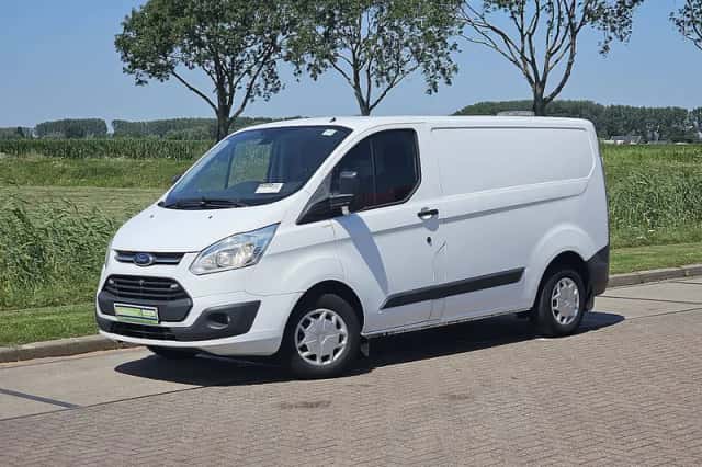 Ford Transit (2016) thumbnail 2