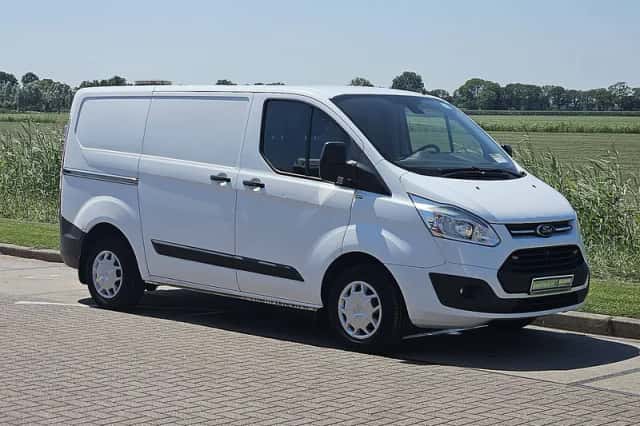 Ford Transit (2016) thumbnail 4