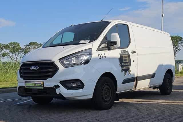 Ford Transit (2018) thumbnail 1