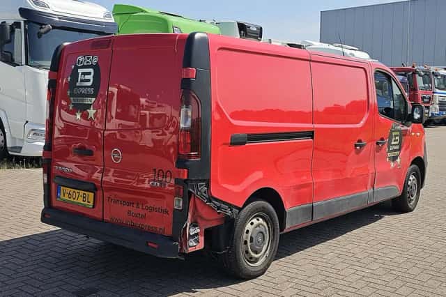 Opel Vivaro (2016) thumbnail 3