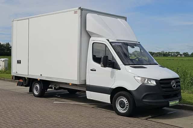 Mercedes-Benz Sprinter (2023) thumbnail 4