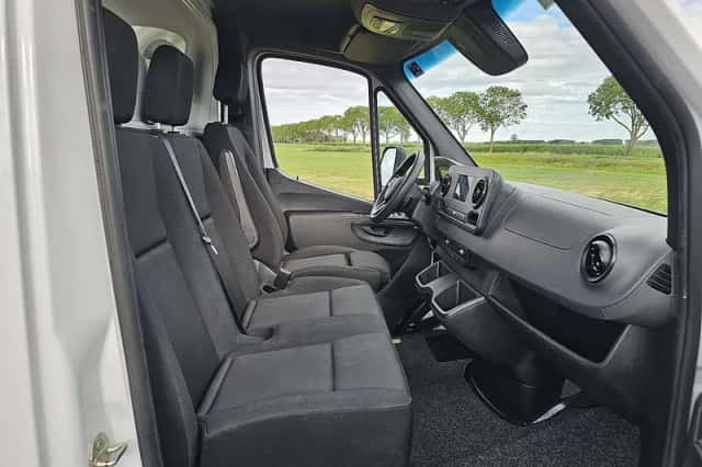Mercedes-Benz Sprinter (2023) thumbnail 6