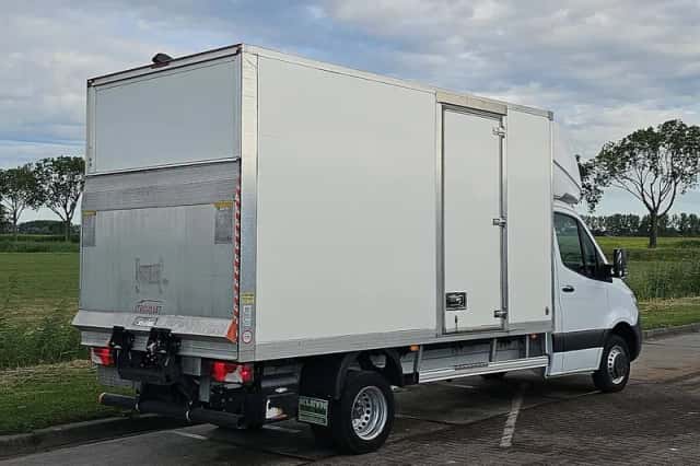 Mercedes-Benz Sprinter (2023) thumbnail 3