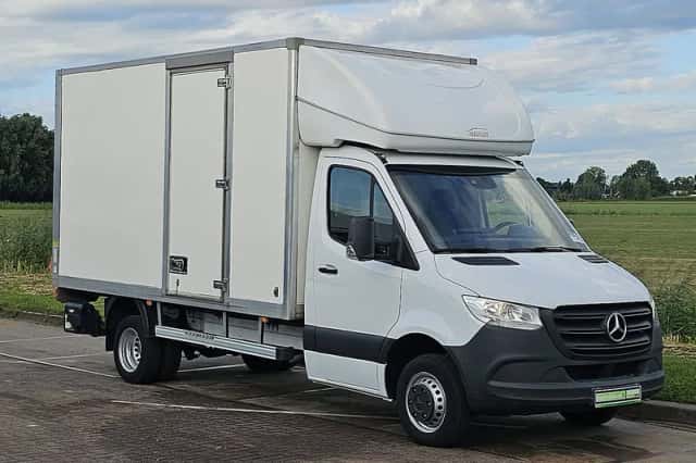 Mercedes-Benz Sprinter (2023) thumbnail 4