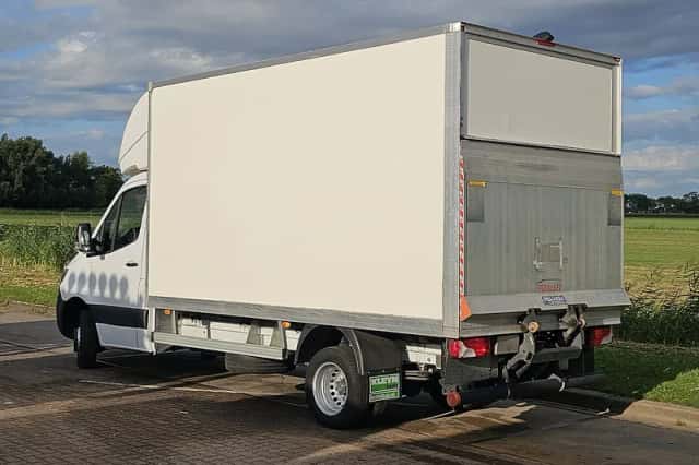 Mercedes-Benz Sprinter (2023) thumbnail 5