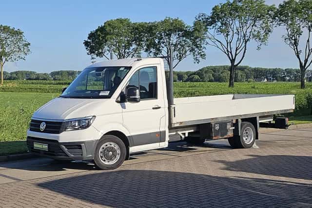 Volkswagen Crafter (2019) thumbnail 2