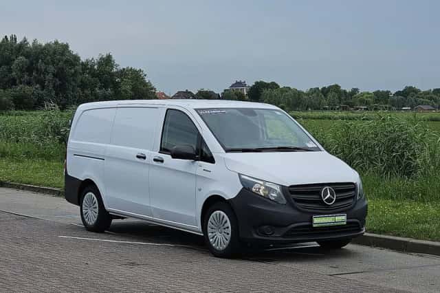 Mercedes-Benz eVito (2024) thumbnail 4