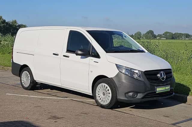 Mercedes-Benz eVito (2024) thumbnail 4