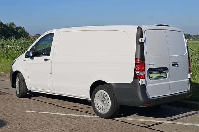 Mercedes-Benz eVito (2024) thumbnail 5