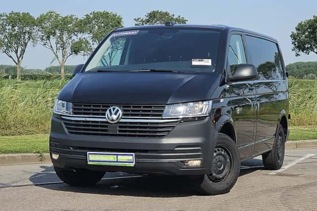 Volkswagen Transporter (2021) thumbnail 1
