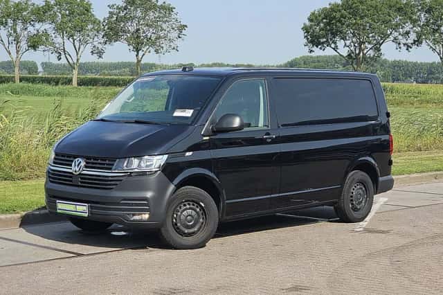 Volkswagen Transporter (2021) thumbnail 2