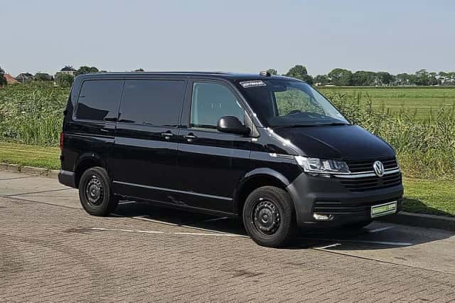Volkswagen Transporter (2021) thumbnail 4