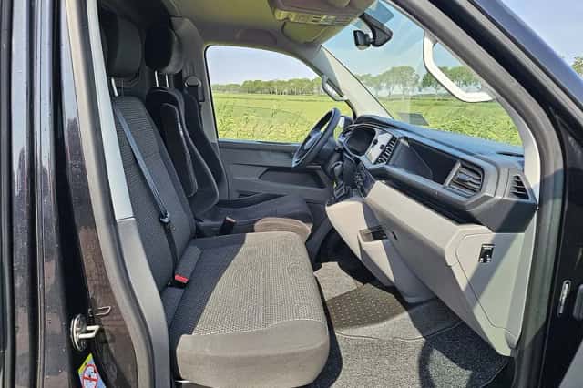 Volkswagen Transporter (2021) thumbnail 6