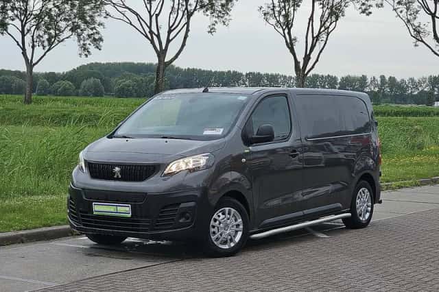 Peugeot E-Expert (2022) thumbnail 2