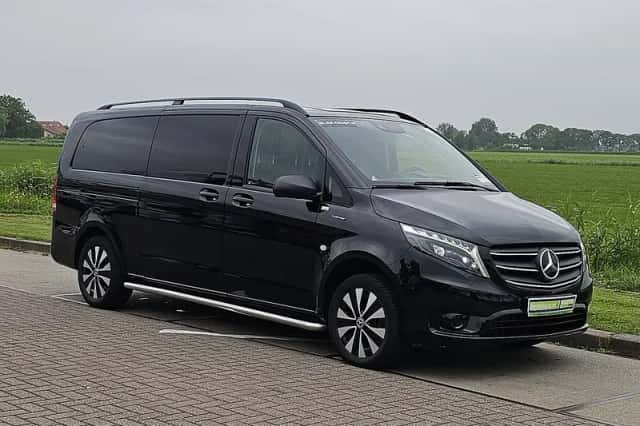 Mercedes-Benz eVito (2023) thumbnail 4