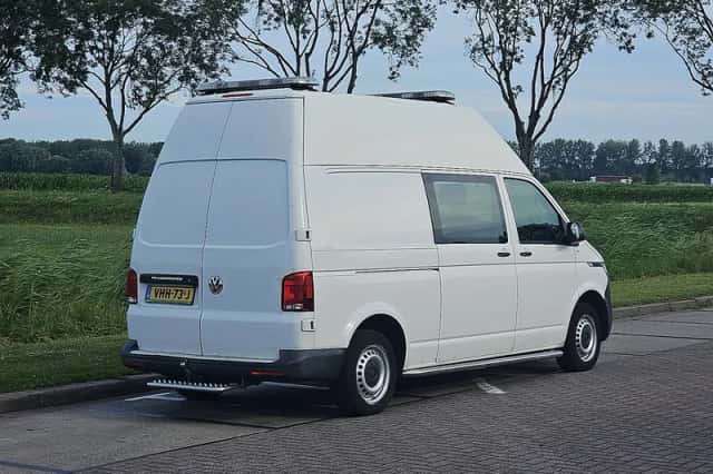 Volkswagen Transporter (2020) thumbnail 3