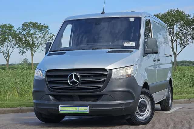 Mercedes-Benz Sprinter (2020) thumbnail 1