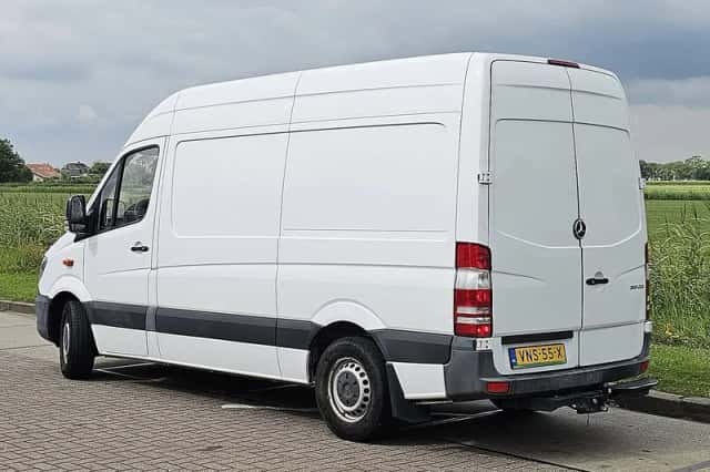 Mercedes-Benz Sprinter (2015) thumbnail 5