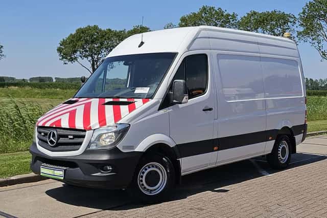 Mercedes-Benz Sprinter (2018) thumbnail 2