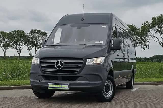 Mercedes-Benz Sprinter (2020) thumbnail 1