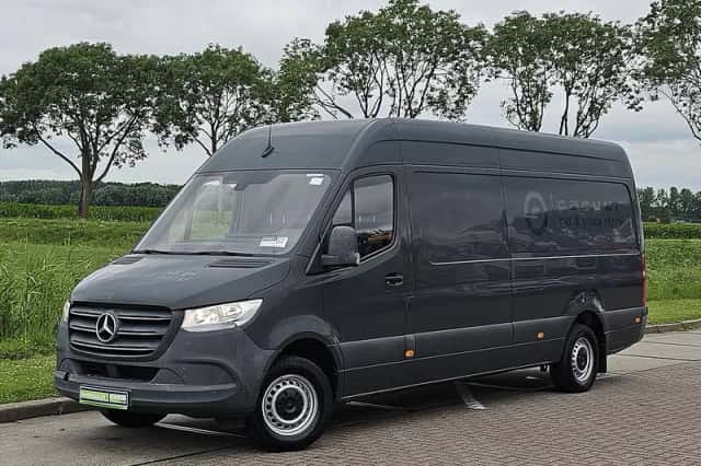 Mercedes-Benz Sprinter (2020) thumbnail 2
