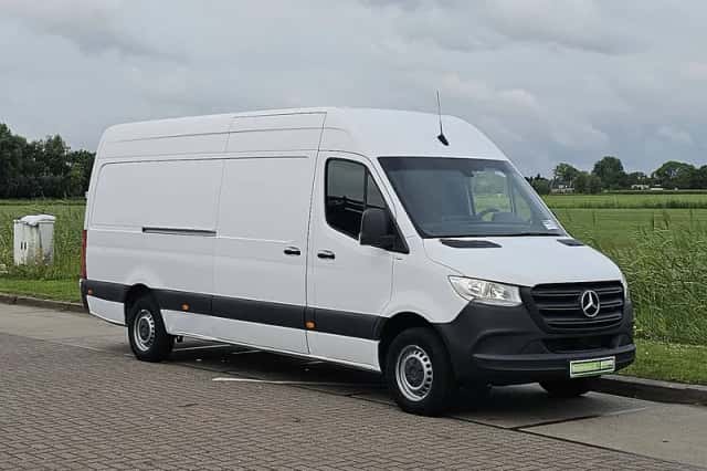 Mercedes-Benz Sprinter (2022) thumbnail 4
