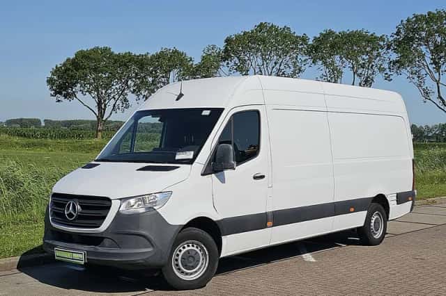 Mercedes-Benz Sprinter (2021) thumbnail 2
