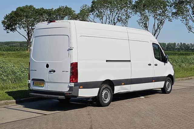 Mercedes-Benz Sprinter (2021) thumbnail 3