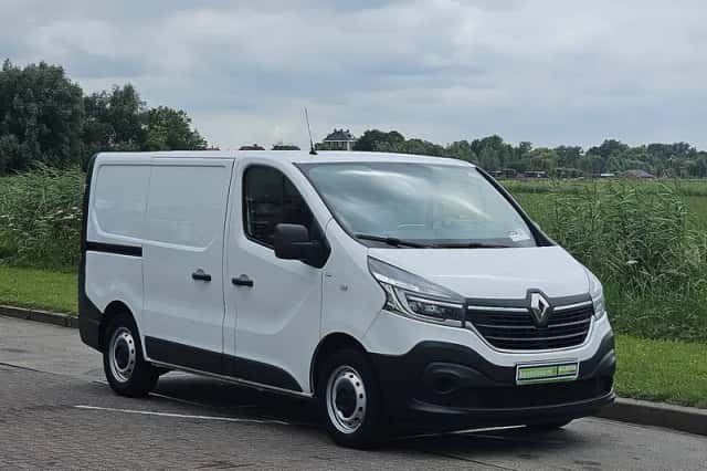 Renault Trafic (2021) thumbnail 4