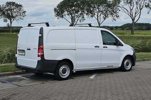 Mercedes-Benz Vito (2020) thumbnail 3