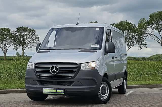 Mercedes-Benz Sprinter (2020) thumbnail 1
