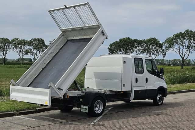 Iveco Daily (2022) thumbnail 3