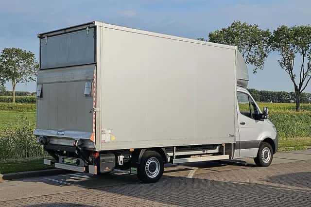 Mercedes-Benz Sprinter (2024) thumbnail 3