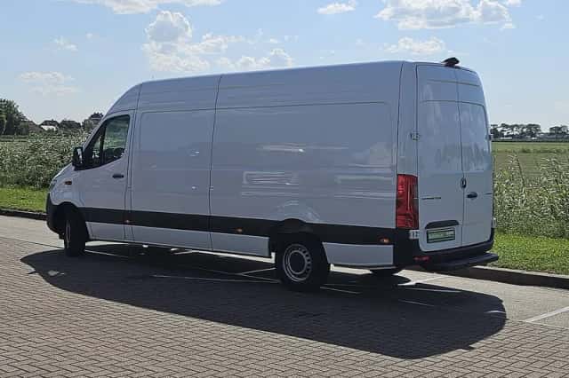 Mercedes-Benz Sprinter (2024) thumbnail 5