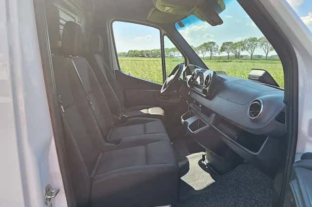 Mercedes-Benz Sprinter (2024) thumbnail 6