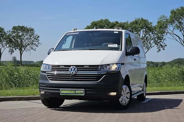Volkswagen Transporter (2022) thumbnail 1