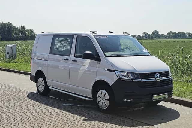 Volkswagen Transporter (2022) thumbnail 4