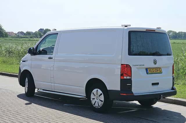 Volkswagen Transporter (2022) thumbnail 5