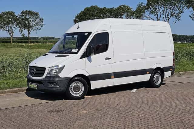 Mercedes-Benz Sprinter (2015) thumbnail 2
