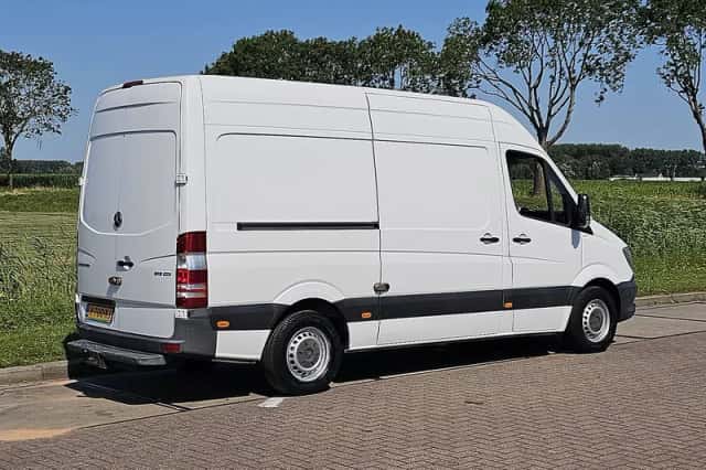 Mercedes-Benz Sprinter (2015) thumbnail 3