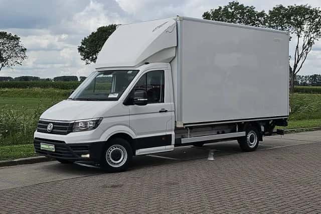 Volkswagen Crafter (2018) thumbnail 2