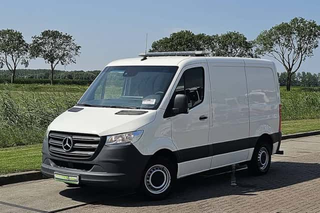 Mercedes-Benz Sprinter (2022) thumbnail 2