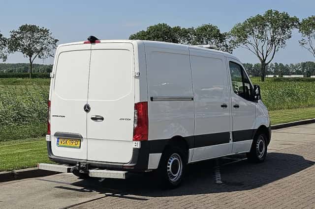 Mercedes-Benz Sprinter (2022) thumbnail 3