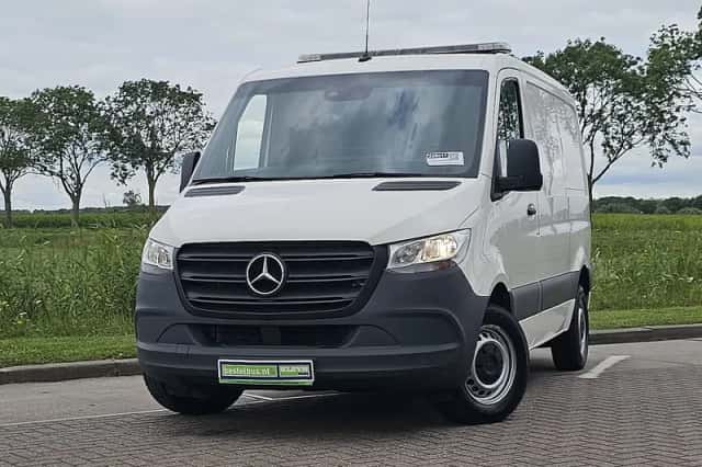 Mercedes-Benz Sprinter (2022) thumbnail 1