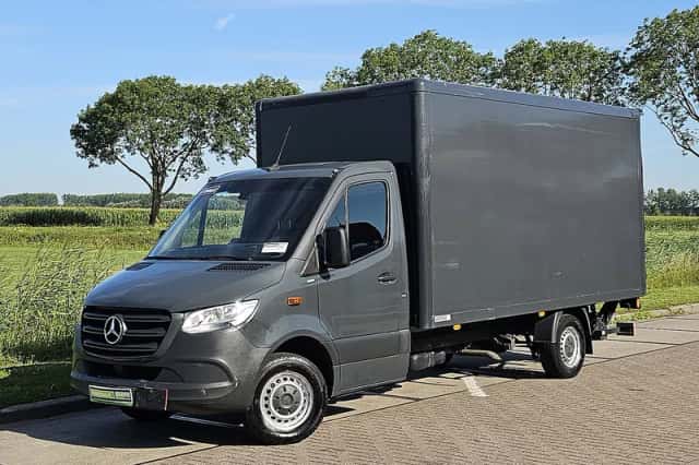 Mercedes-Benz Sprinter (2020) thumbnail 2