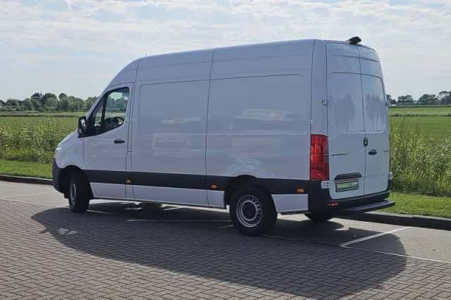 Mercedes-Benz Sprinter (2023) thumbnail 5