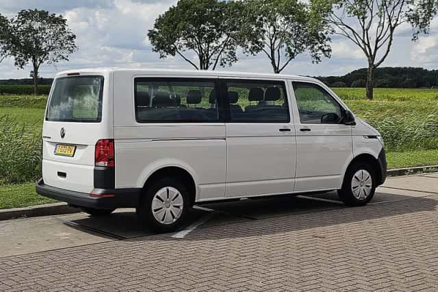 Volkswagen Transporter (2023) thumbnail 3