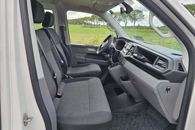 Volkswagen Transporter (2023) thumbnail 6