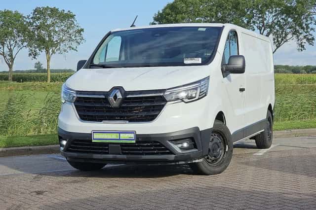 Renault Trafic (2022) thumbnail 1