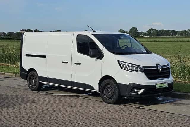Renault Trafic (2022) thumbnail 4